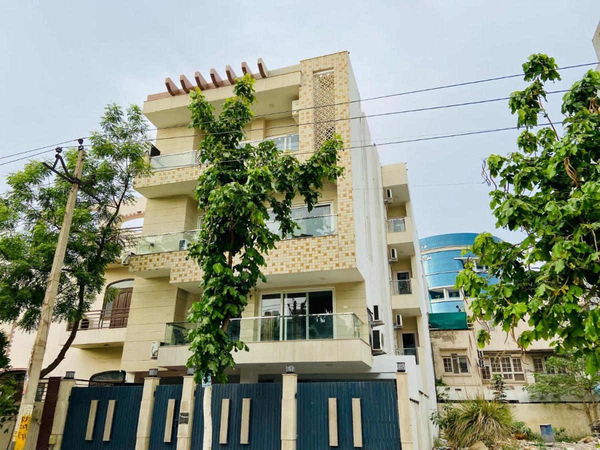 Bluo 1Bhk - Dlf Cybercity, Balcony, Lift, Parking Gurgaon Esterno foto